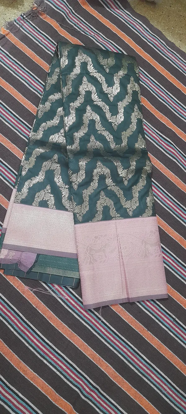 Dark_Green__And_Baby_Pink_100%_Soft_Silk_Saree_For_Women