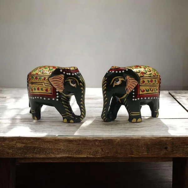 Black_Wood_Showpiece