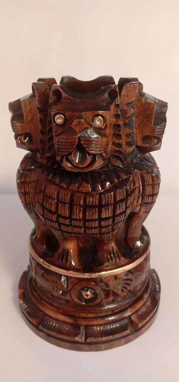 Brown_Wood_Showpiece