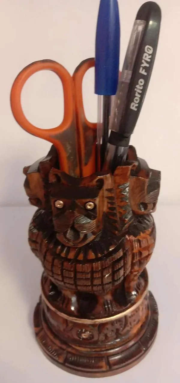 Brown_Wood_Showpiece