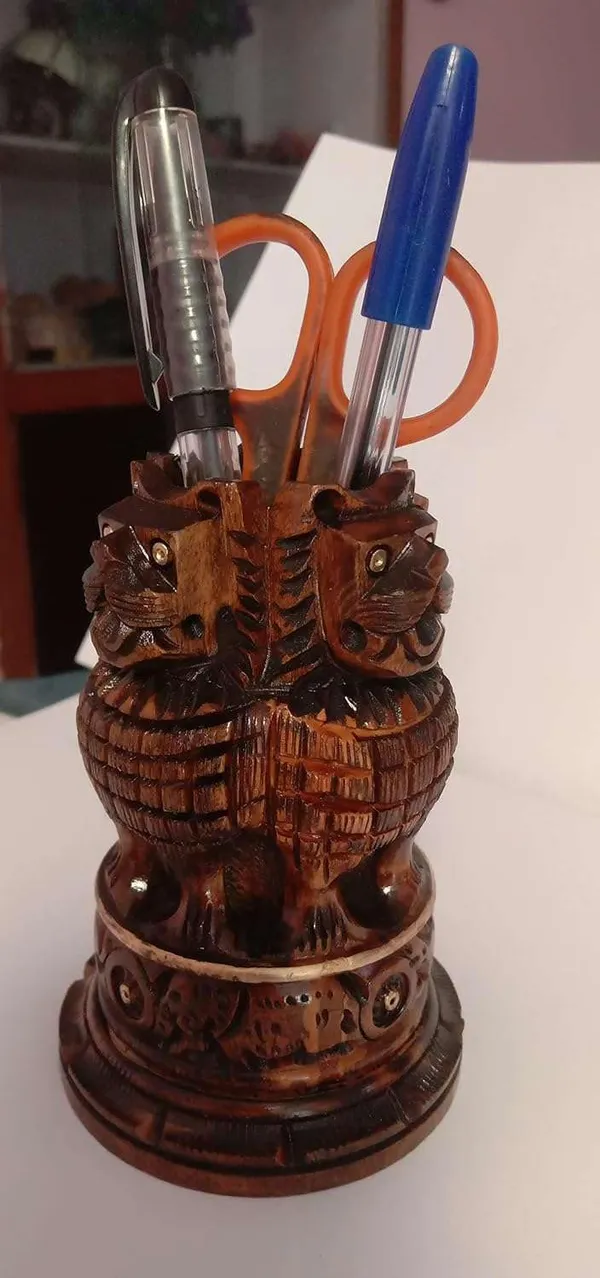 Brown_Wood_Showpiece