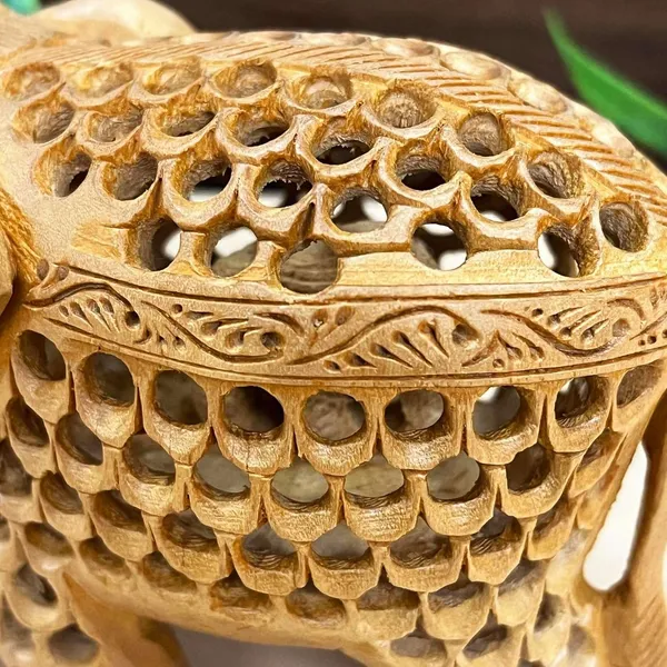 Brown_Wood_Showpiece