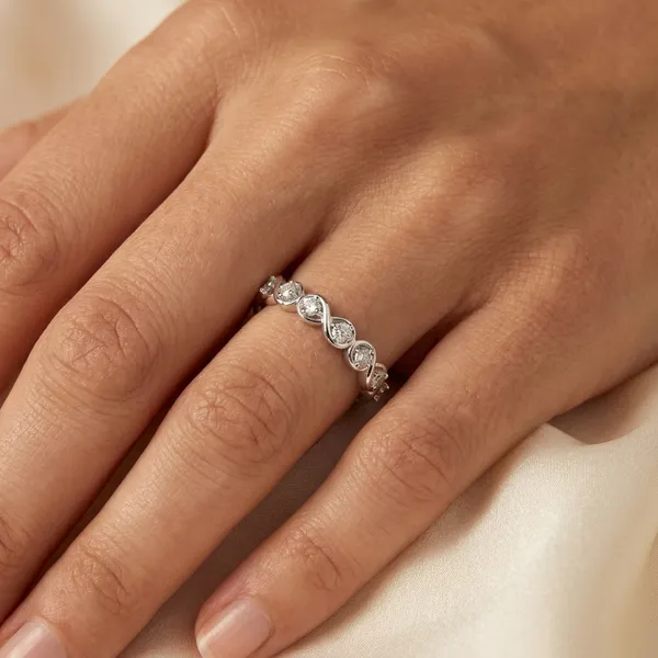 Elegant_Infinity_Heart_Diamond_Eternity_Ring_In_White_Gold_Finish