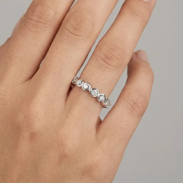 Elegant_Infinity_Heart_Diamond_Eternity_Ring_In_White_Gold_Finish