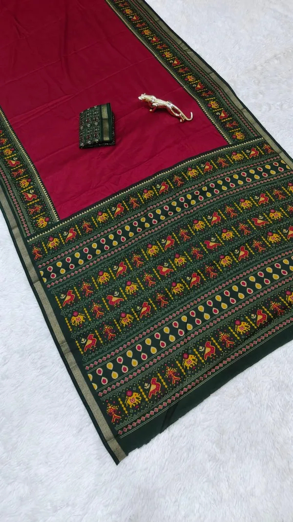 Red_And_Green_Cotton_Premium_Saree_For_Women_|_With_Blouse_Piece