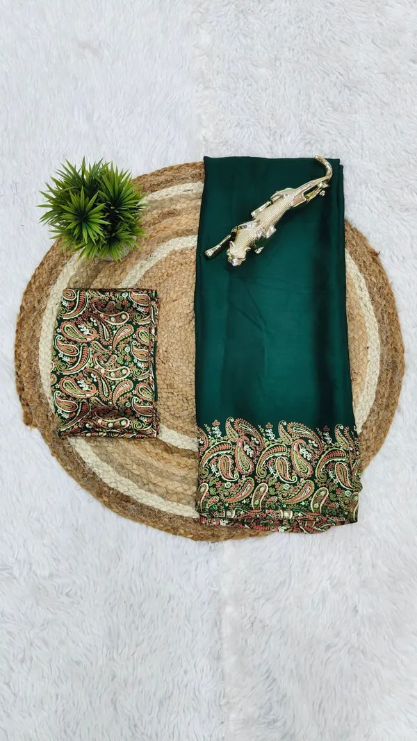 Green_Cotton_Premium_Graceful_Festive_Saree_For_Women_|_With_Blouse_Piece