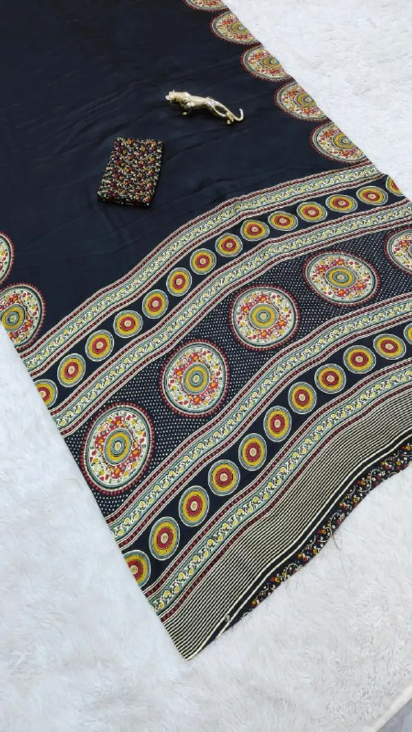 Black_Cotton_Premium_Graceful_Traditional_Look_Saree_For_Women_|_With_Blouse_Piece