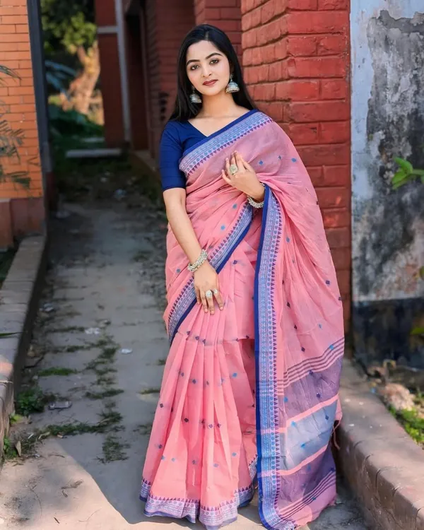 Linen_Elegance_Saree