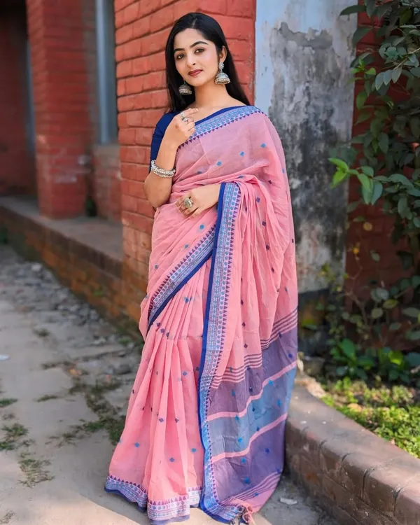 Linen_Elegance_Saree