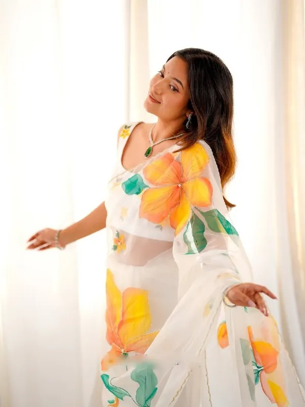 Premium_Pre-Stitched_Saree