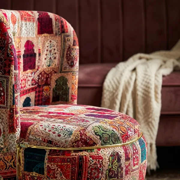 Multicolor_Hawa_Mahal_Ottoman_Chair_With_Wooden_Legs