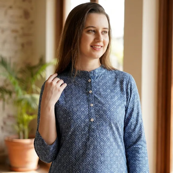 Blue_Geometric_Print_Cotton_Kurti_For_Women