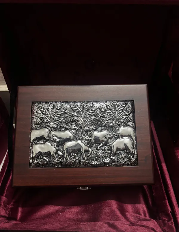 Silver_plated_Wood_Dry_Fruit_Box_Cow_Design_For_Gifting_&_Storage