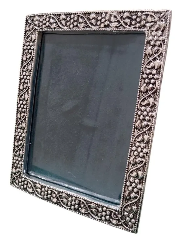 Silver_plated__Floral_Frame_For_Home_Decor