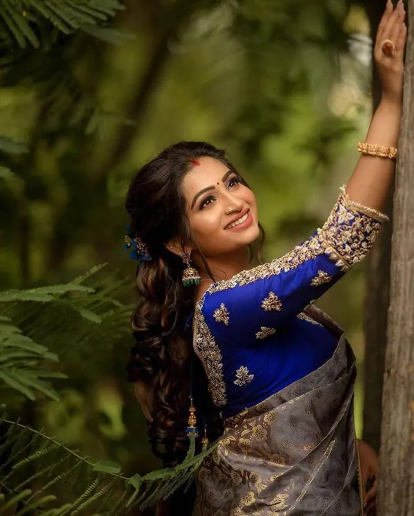 Anika_Majestic_Violet_Lichi_Silk_Saree_with_Ornate_Zari_Pallu_&_Elegant_Weave