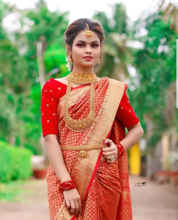 Anika_Majestic_Violet_Lichi_Silk_Saree_with_Ornate_Zari_Pallu_&_Elegant_Weave