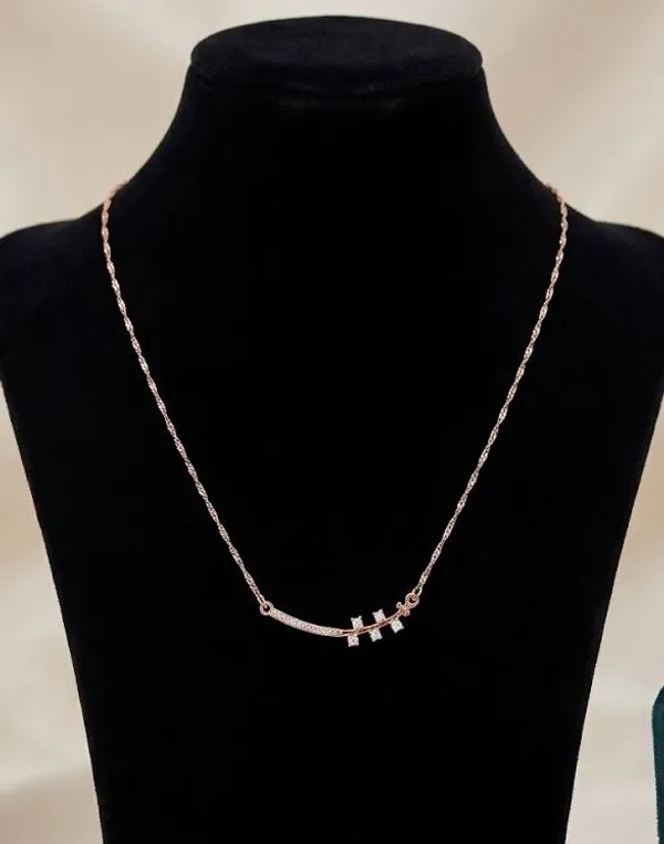 Elegant_Rose_Gold_Crystal_Smile_Pendant_Necklace