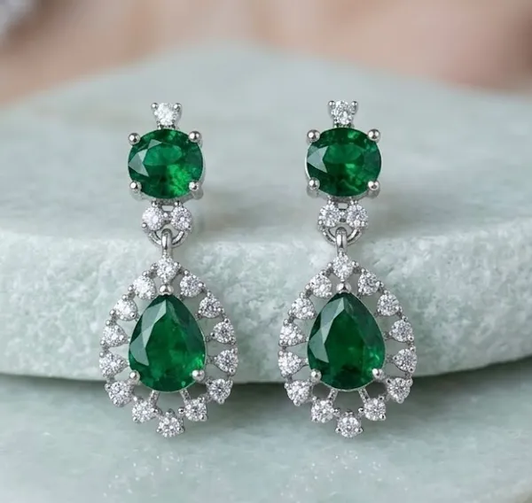 Emerald_Green_Teardrop_Necklace_And_Earring_Set_With_Crystal_Halo