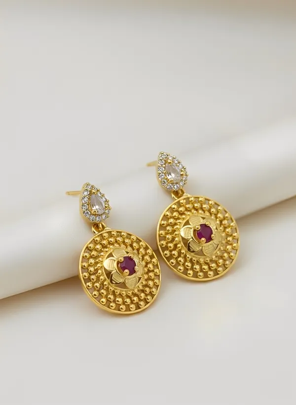 Traditional_Gold-Toned_Coin_Necklace_With_Ruby_Stone_Pendant