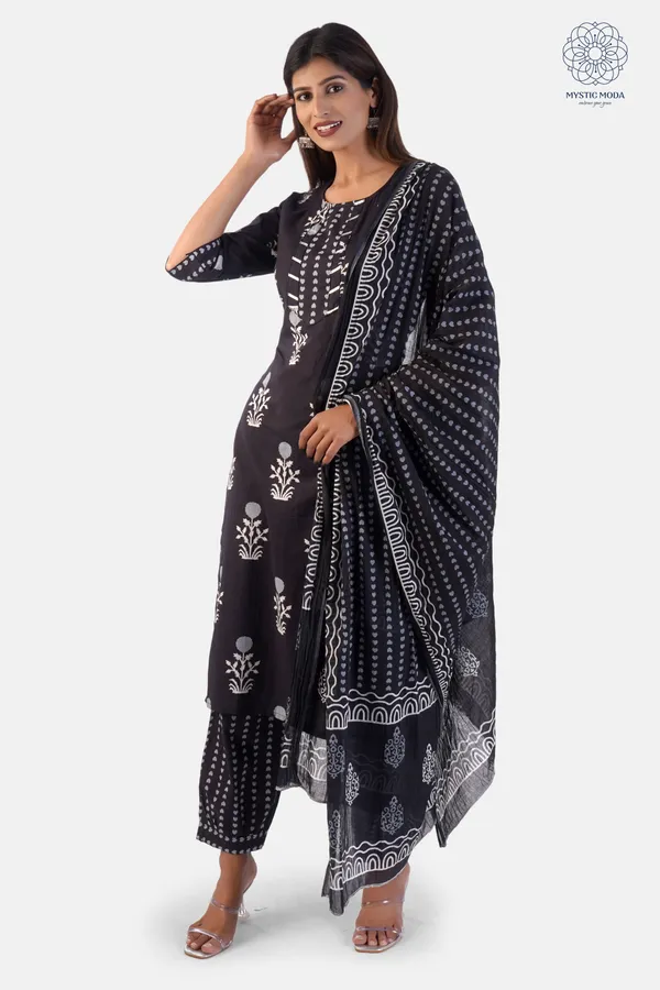 Black_Cotton_Printed_Salwar_Suit_With_Mulmul_Dupatta_Ethnic_Classic_For_Women