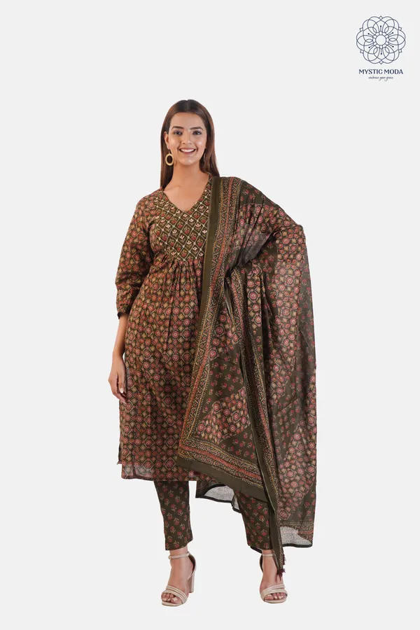 Green_Cotton_Floral_Printed_Alia_Cut_Kurta_Set_With_Pants_Dupatta_Ethnic_Wear_For_Women