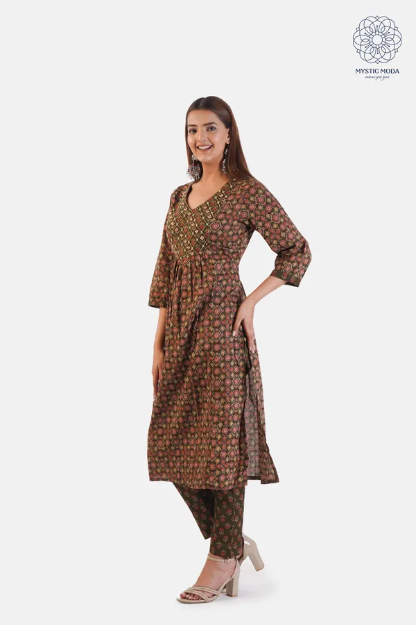 Green_Cotton_Floral_Printed_Alia_Cut_Kurta_Set_With_Pants_Dupatta_Ethnic_Wear_For_Women
