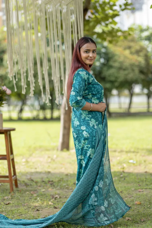Green_Cotton_Printed_Salwar_Suit_With_Embroidered_Neckline_Mulmul_Dupatta_Ethnic_Set_For_Women