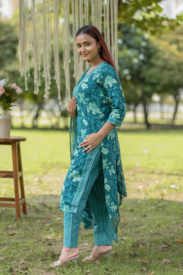 Green_Cotton_Printed_Salwar_Suit_With_Embroidered_Neckline_Mulmul_Dupatta_Ethnic_Set_For_Women