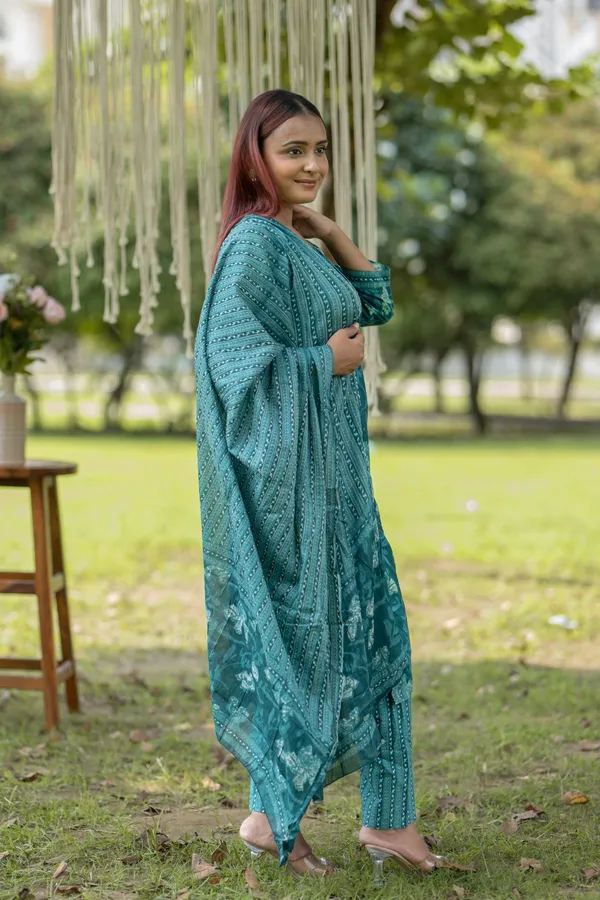Green_Cotton_Printed_Salwar_Suit_With_Embroidered_Neckline_Mulmul_Dupatta_Ethnic_Set_For_Women