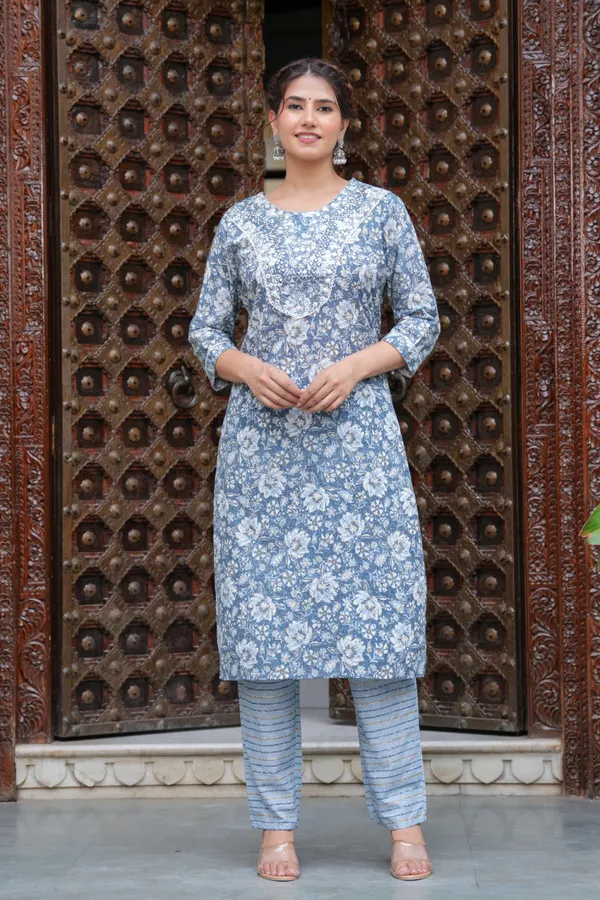 Grey_Cotton_Floral_Print_Kurti_Pant_Set_With_Embroidered_Yoke_For_Women