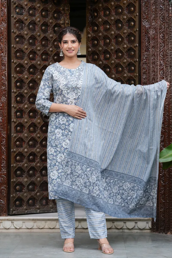 Grey_Cotton_Floral_Print_Kurti_Pant_Set_With_Embroidered_Yoke_For_Women