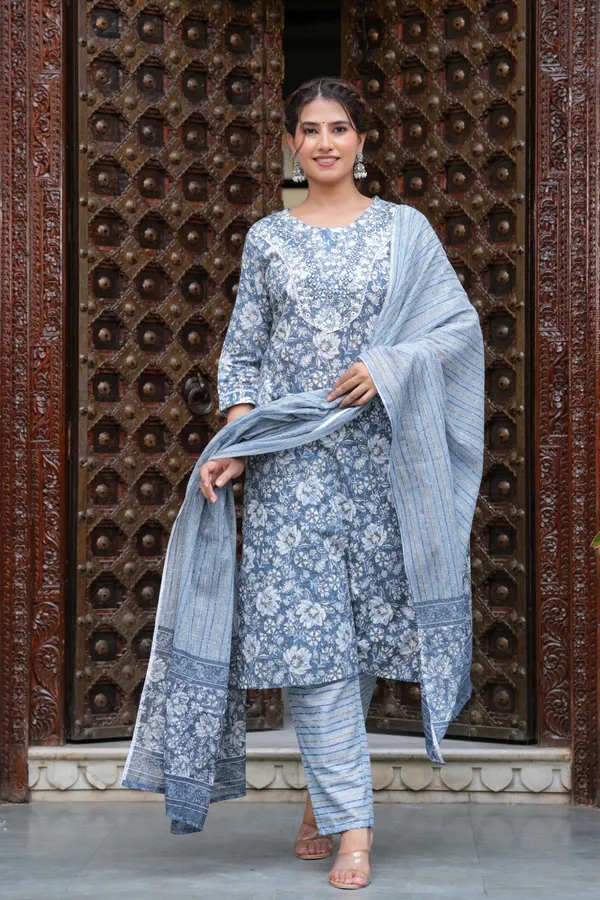 Grey_Cotton_Floral_Print_Kurti_Pant_Set_With_Embroidered_Yoke_For_Women