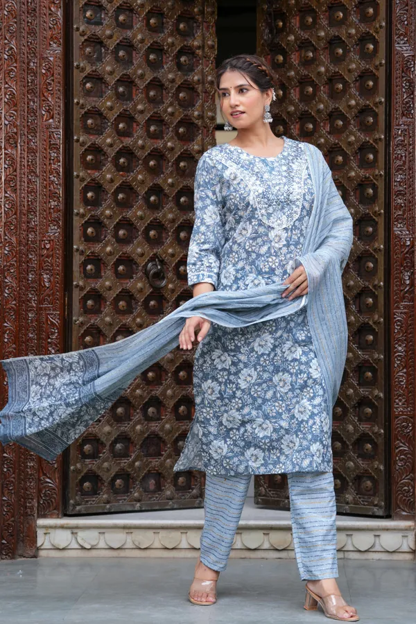 Grey_Cotton_Floral_Print_Kurti_Pant_Set_With_Embroidered_Yoke_For_Women