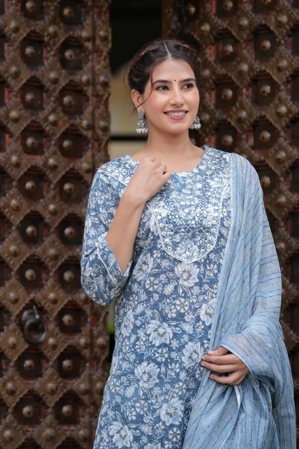 Grey_Cotton_Floral_Print_Kurti_Pant_Set_With_Embroidered_Yoke_For_Women