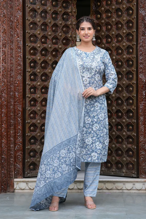 Grey_Cotton_Floral_Print_Kurti_Pant_Set_With_Embroidered_Yoke_For_Women