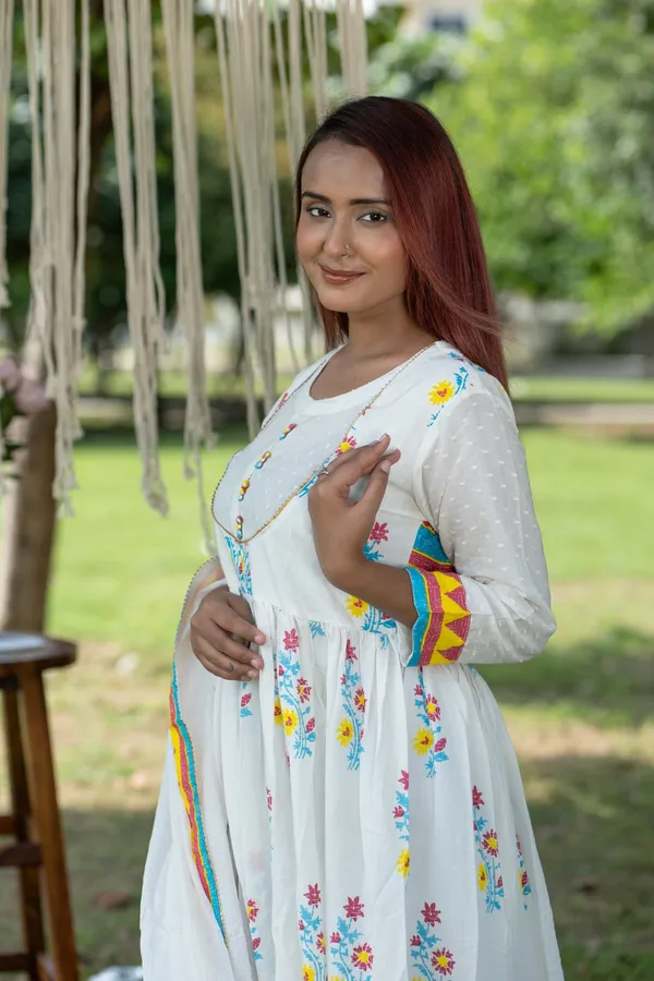 White_Cotton_Handmade_Anarkali_Gown_Kurti_Pant_Dupatta_Set_Floral_Print_Ethnic_Wear_For_Women