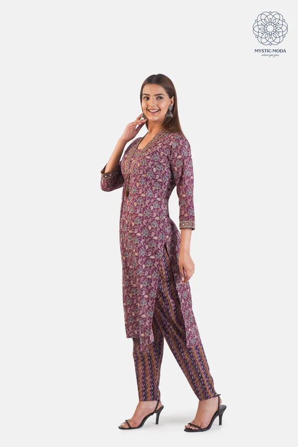 Maroon_Cotton_Printed_Suit_Set_Straight_Kurta_With_Pants_Dupatta_For_Women