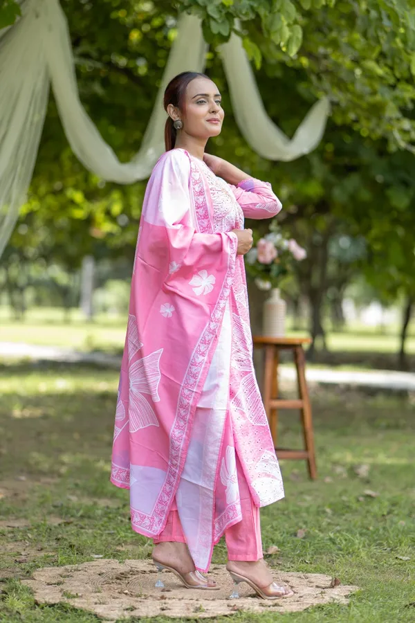 Pink_Cotton_Floral_Embroidered_Lawn_Suit_Elegant_Summer_Wear_For_Women