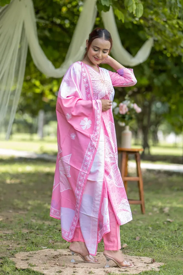 Pink_Cotton_Floral_Embroidered_Lawn_Suit_Elegant_Summer_Wear_For_Women