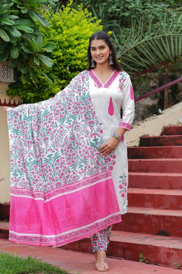 Pink_Cotton_Floral_Boota_Printed_Kurta_Set_With_Mulmul_Dupatta_For_Women