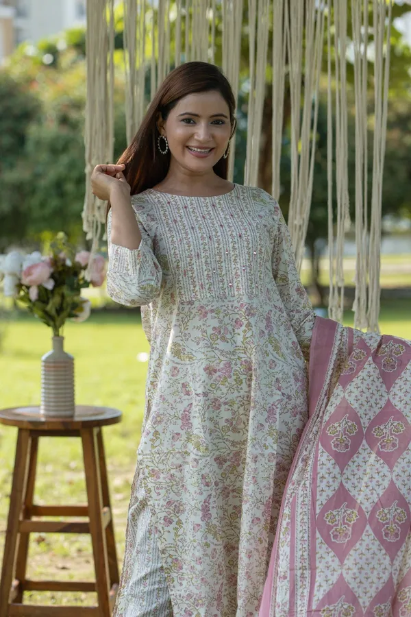 Pink_Cotton_Floral_Printed_Kurta_Pant_Dupatta_Set_Ethnic_Wear_For_Women