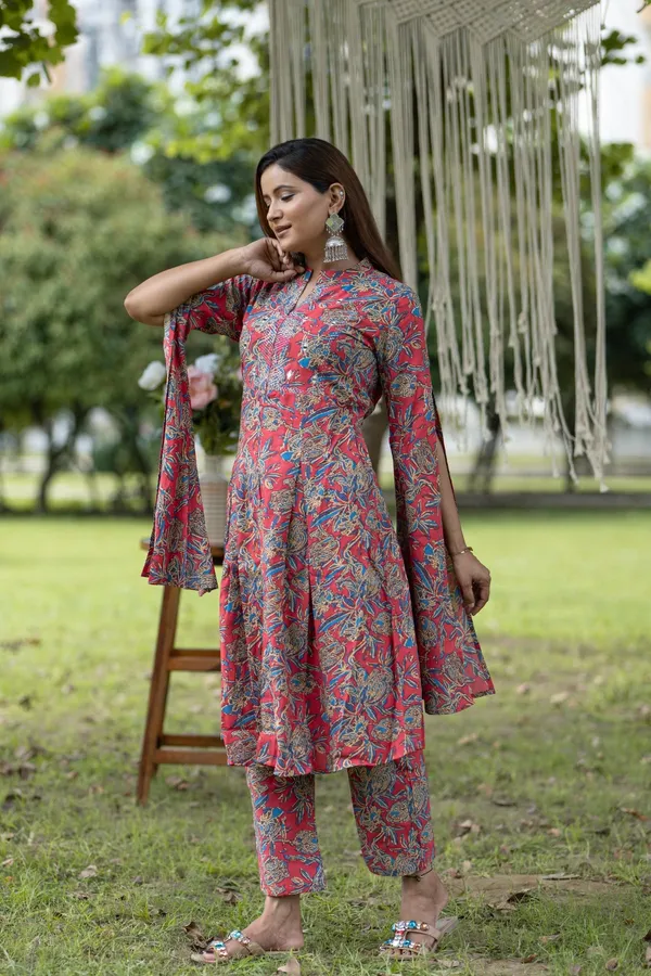 Red_Cotton_Floral_Printed_Cape_Style_Kurta_Set_For_Women