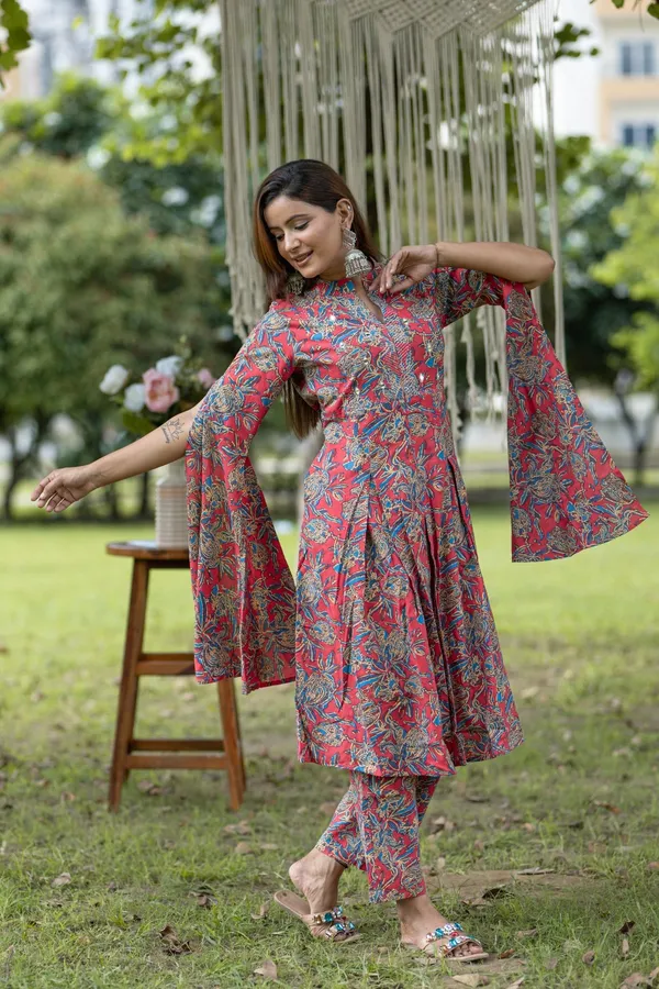 Red_Cotton_Floral_Printed_Cape_Style_Kurta_Set_For_Women