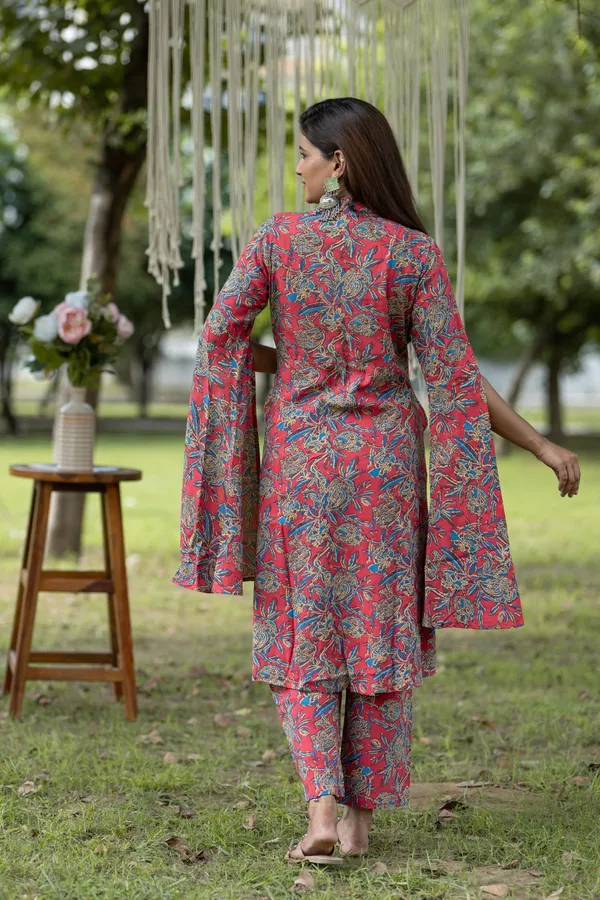 Red_Cotton_Floral_Printed_Cape_Style_Kurta_Set_For_Women