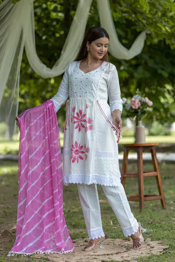 White_Cotton_Embroidered_Soft_Floral_Kurta_Set_With_Accents_For_Women