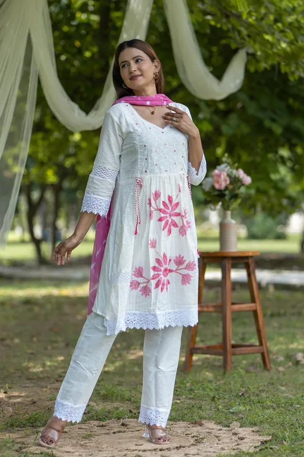 White_Cotton_Embroidered_Soft_Floral_Kurta_Set_With_Accents_For_Women