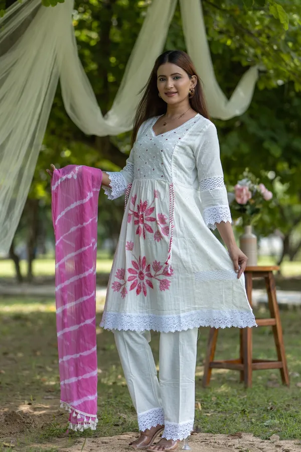 White_Cotton_Embroidered_Soft_Floral_Kurta_Set_With_Accents_For_Women