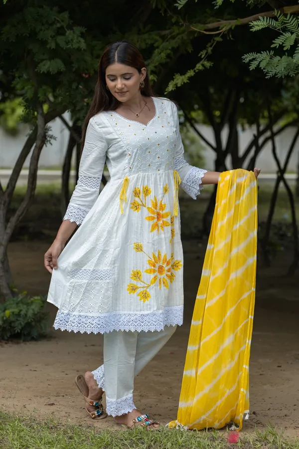 Yellow_Cotton_Embroidered_Soft_Floral_Kurta_Set_With_Accents_For_Women