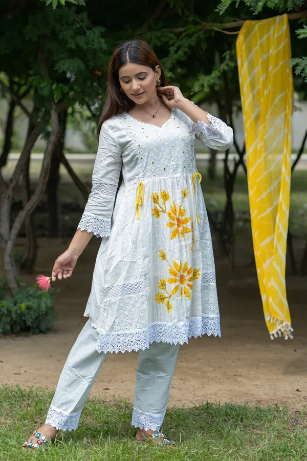 Yellow_Cotton_Embroidered_Soft_Floral_Kurta_Set_With_Accents_For_Women