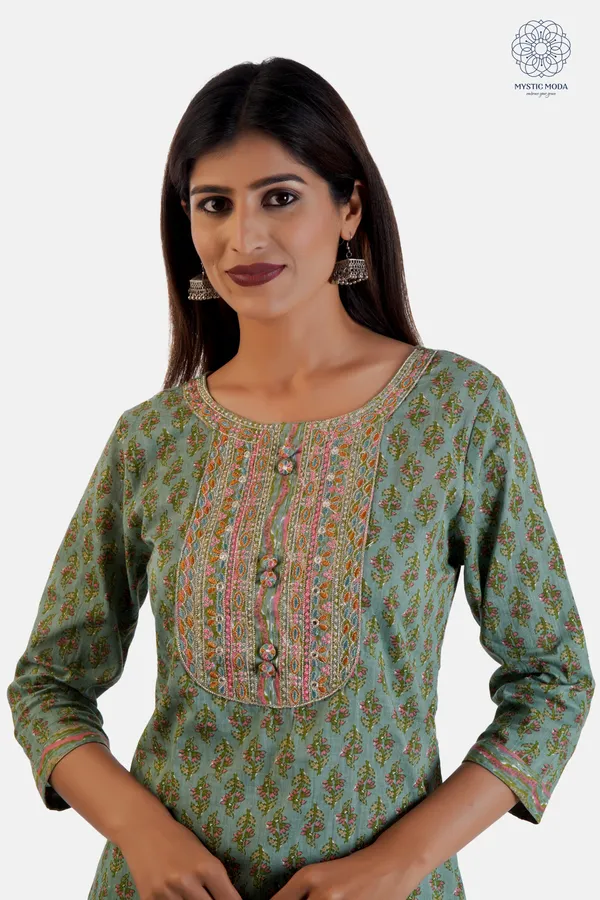 Green_Cotton_Printed_Suit_Set_With_Embroidered_Kurta_Straight_Pants_Dupatta_For_Women